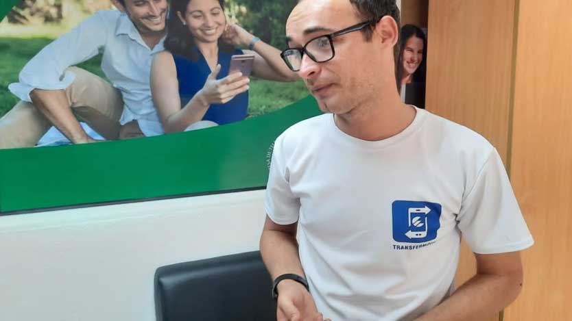 Luna Pérez dijo a Invasor que ETECSA mantiene las puertas abiertas a todos los interesados en Transfermóvil. Foto: Cortesía de Neilán Vera Rodríguez